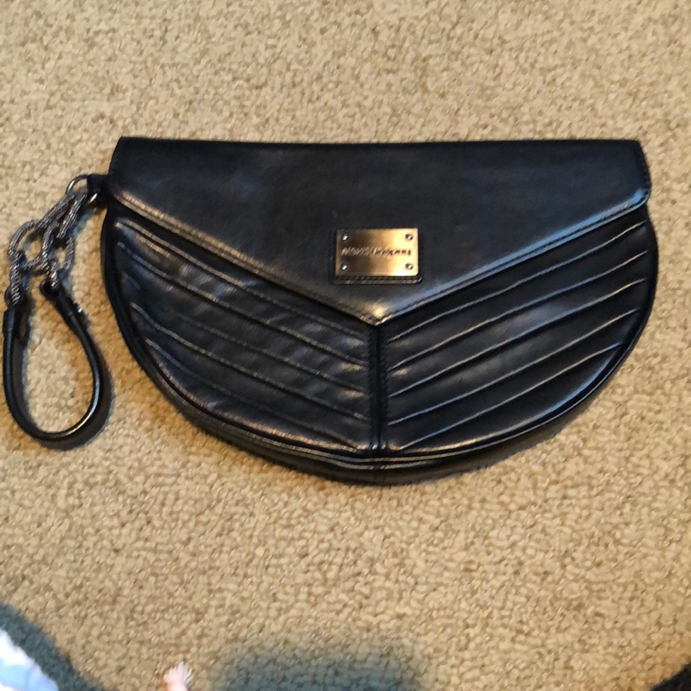 Alexis Hudson clutch black